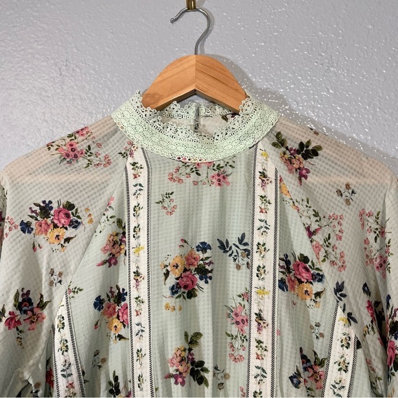 Hemant & Nandita Mint Green Floral Peplum Lace Accent Blouse - Picture 4 of 11